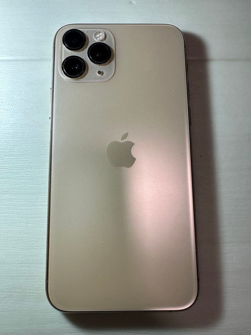 iPhone 11 Pro ゴールド au バッテリー64% 画面液漏れ