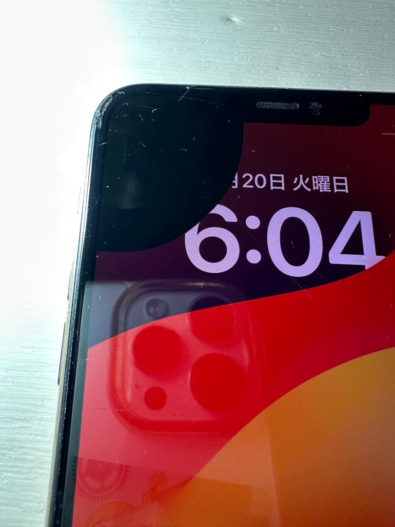 iPhone 11 Pro ゴールド au バッテリー64% 画面液漏れ