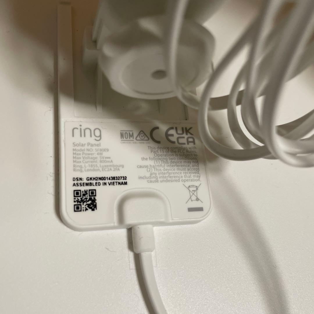 Ring 屋外用センサーライト付セキュリティカメラ+バッテリー+ソーラーパネル