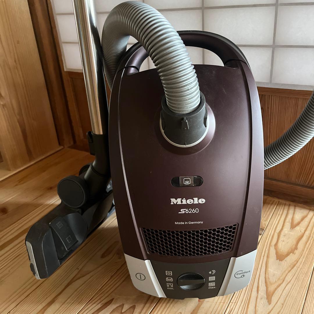 Miele 掃除機　S6260