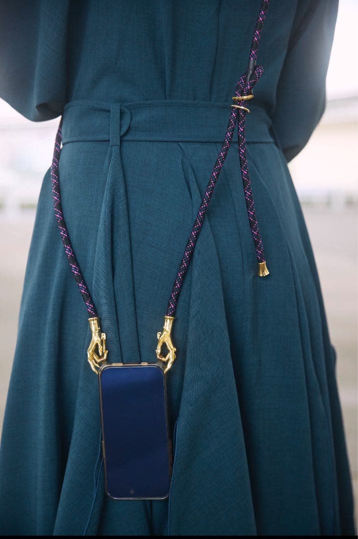 ハザマ　ha | za | ma 惹きずり込まれる運命のスマホストラップ