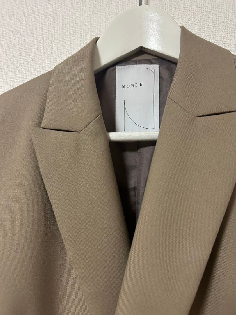 【NOBLE】ウールミルドピークドラペルジャケット （ベージュ ）
