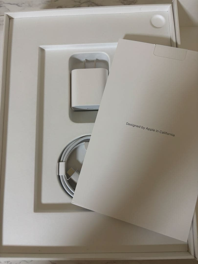 グ*ム様 iPad Air （第5世代）64GB スターライト