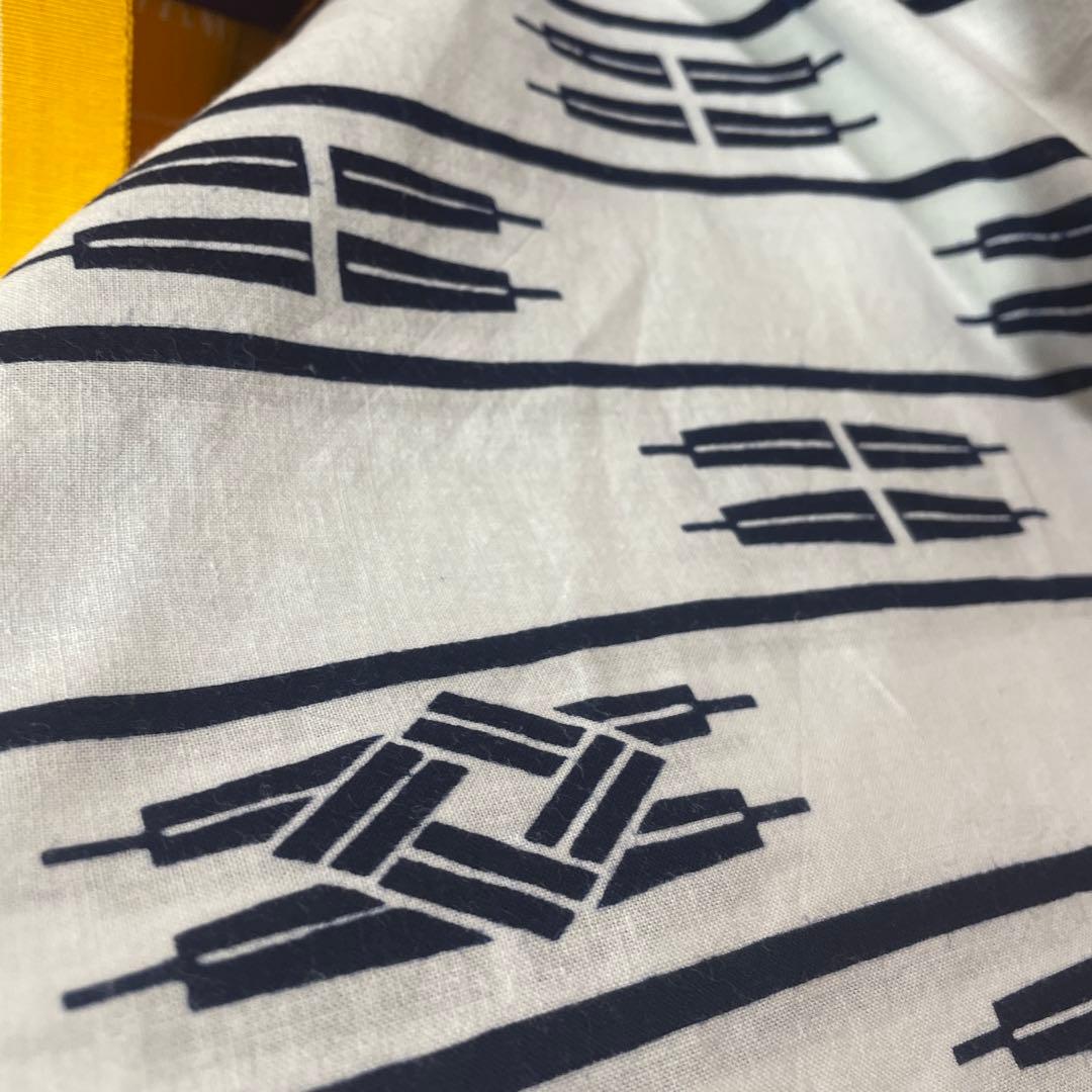 扇子の柄が粋な本染浴衣