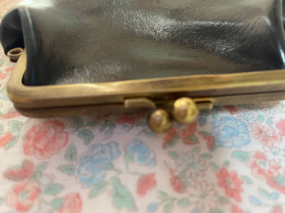 N25 黒のレザーがま口財布