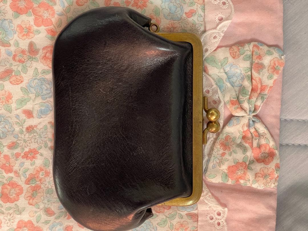 N25 黒のレザーがま口財布