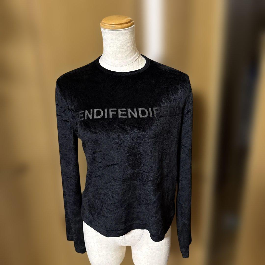 FENDI ベルベット 長袖Tシャツ 黒