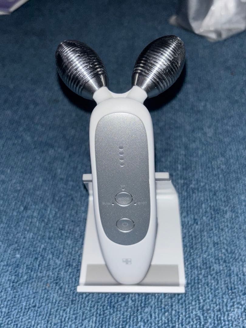 メディキューブ　AGE-R EMSダーマショット小顔美顔器 MEDICIBE