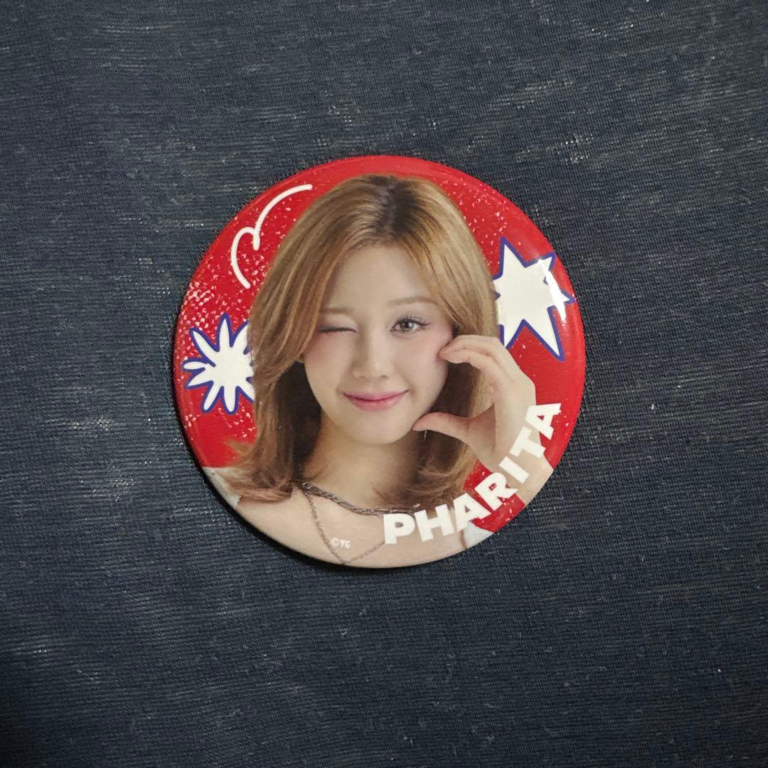 パリタ、トレカ15枚＆フォトチャーム＆缶バッチセット