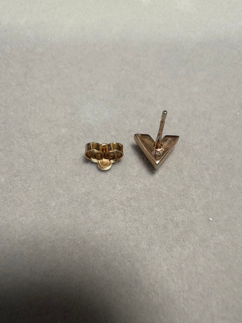 ルイヴィトン エッセンシャルV 片耳のみ