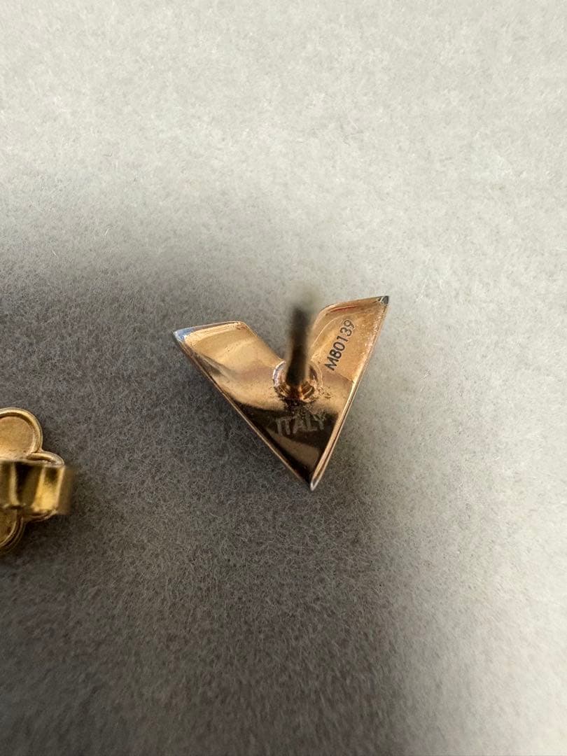 ルイヴィトン エッセンシャルV 片耳のみ