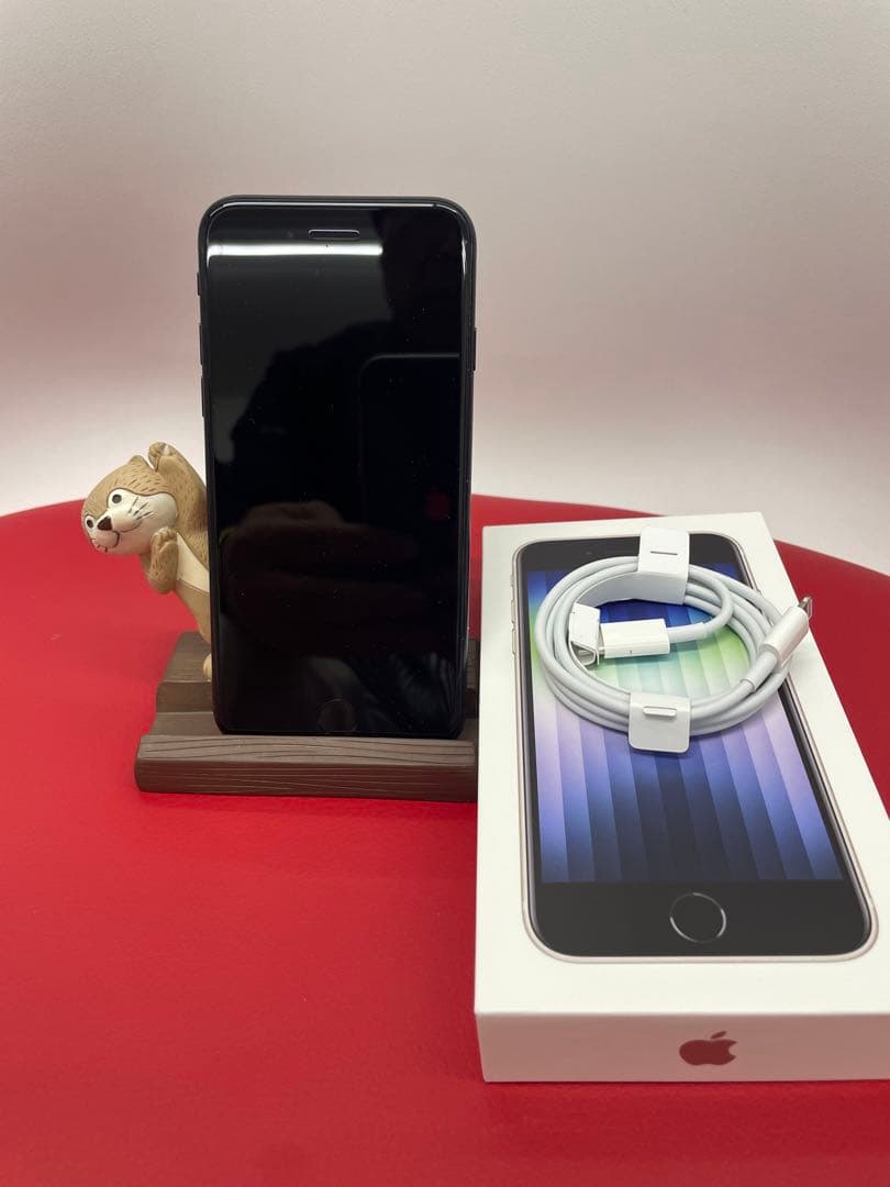 Apple iPhone SE (第3世代) 64GB ブラック 本体