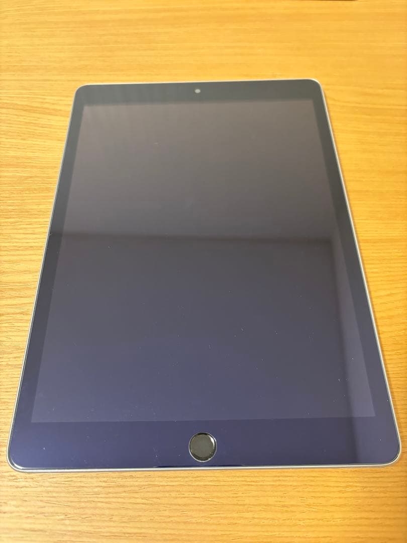 Apple iPad （第９世代）64GBグレー 本体Wi-Fiモデル　ケース付