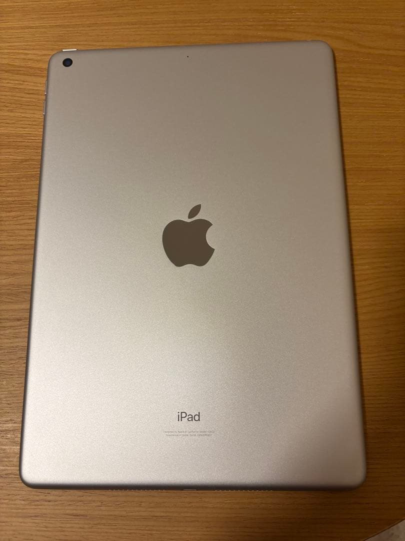 Apple iPad （第９世代）64GBグレー 本体Wi-Fiモデル　ケース付