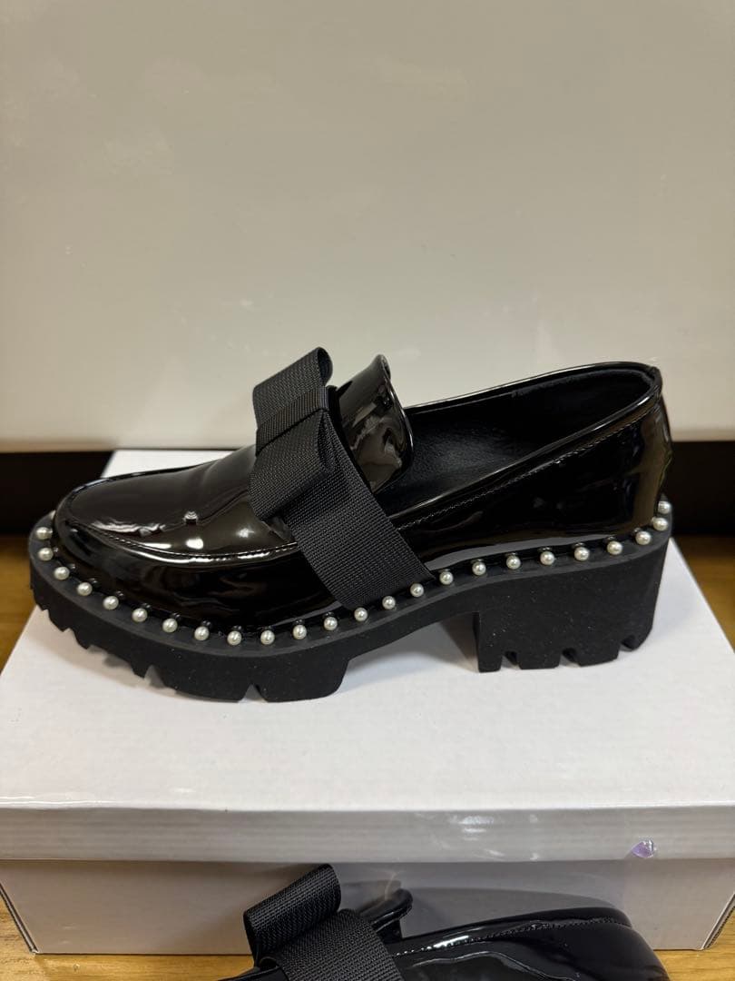 美品　アキロン×Donobanコラボ パールリボンローファー　S