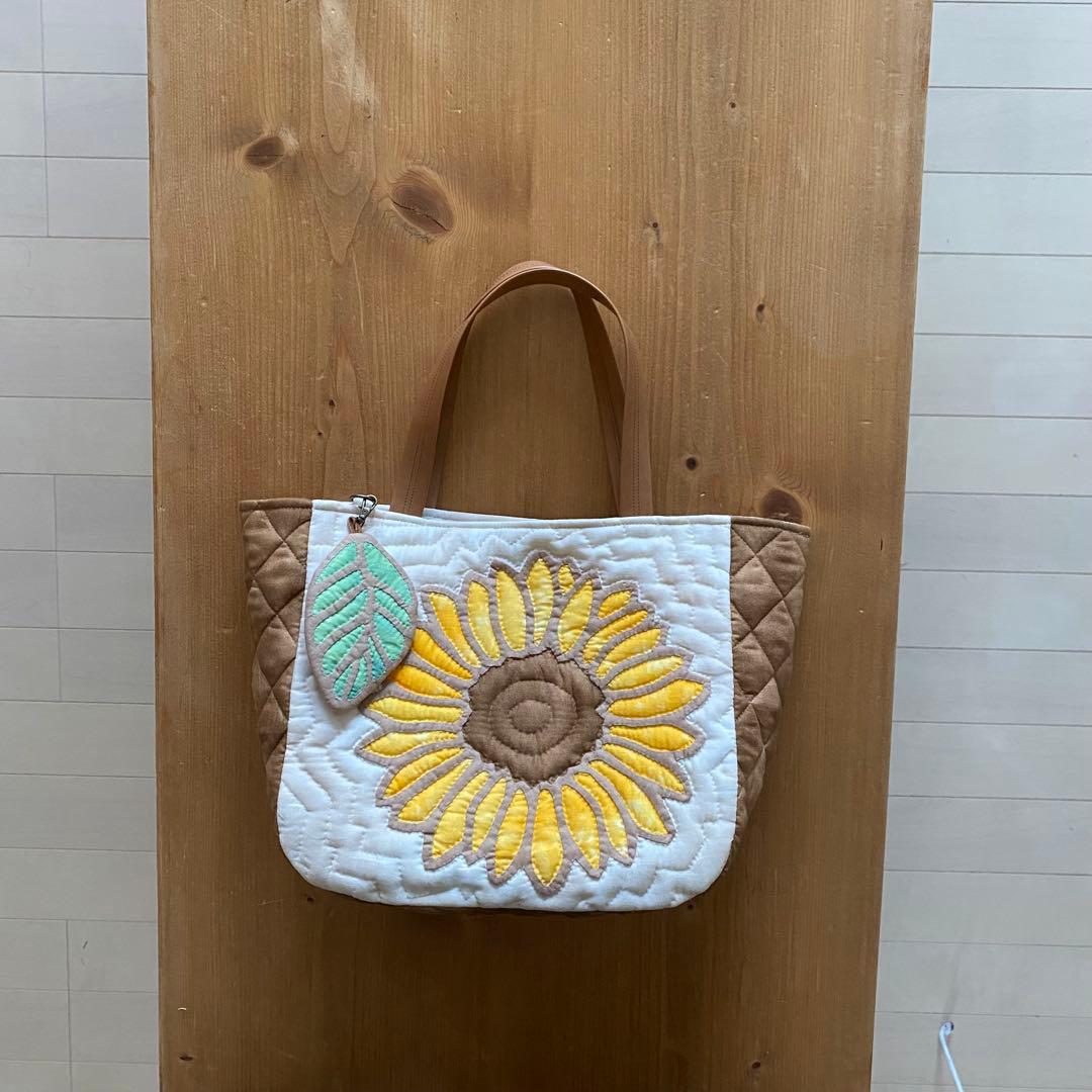ハワイアンキルト◆トートバッグ◆ひまわり◆ハンドメイド◆チャーム付き