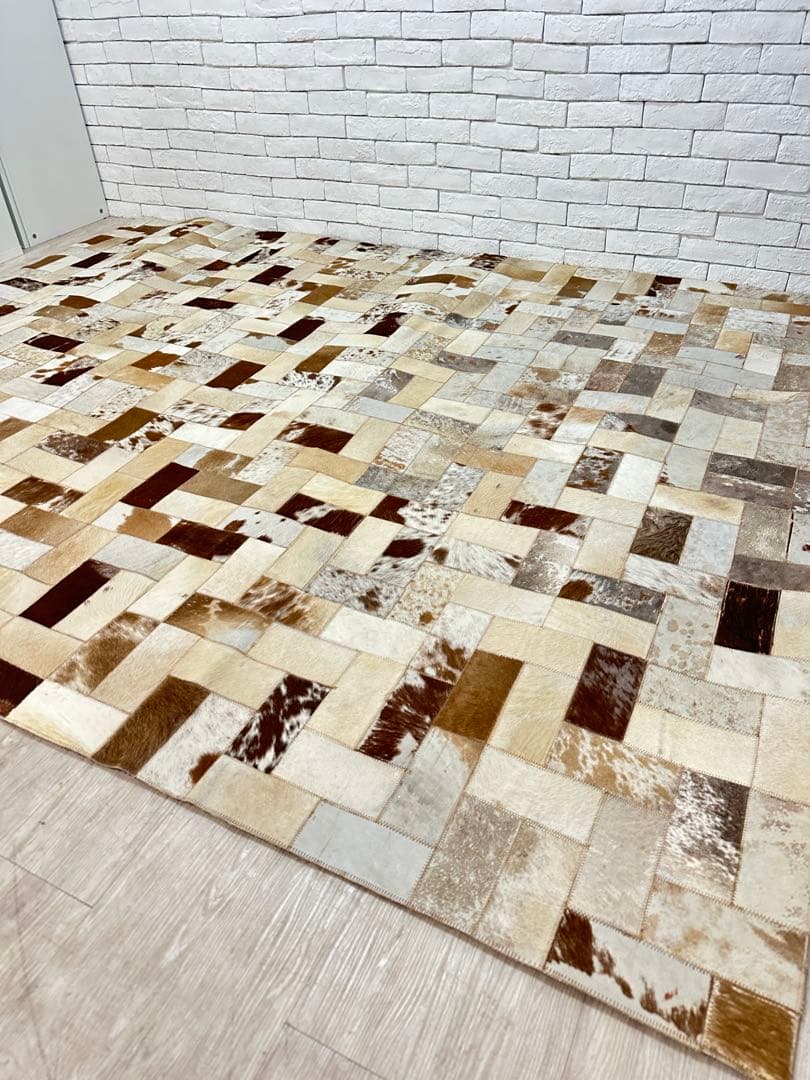 【東京都内23区配送無料】定価8万円　牛革　ラグ　カーペット　パッチワーク　絨毯