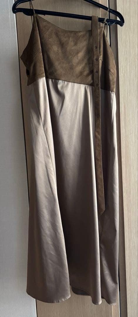 anuans スウェードオープンカラーワンピース