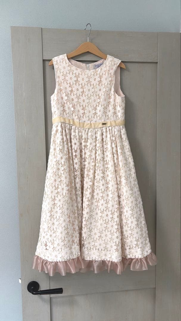 花柄レースドレス クリーム色 ノースリーブ