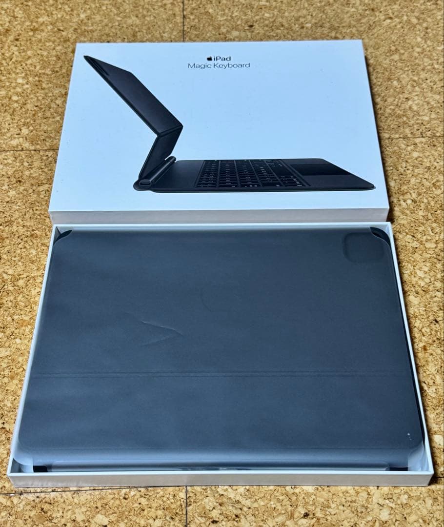 Apple マジックキーボード11インチMXQT2J/A A2261