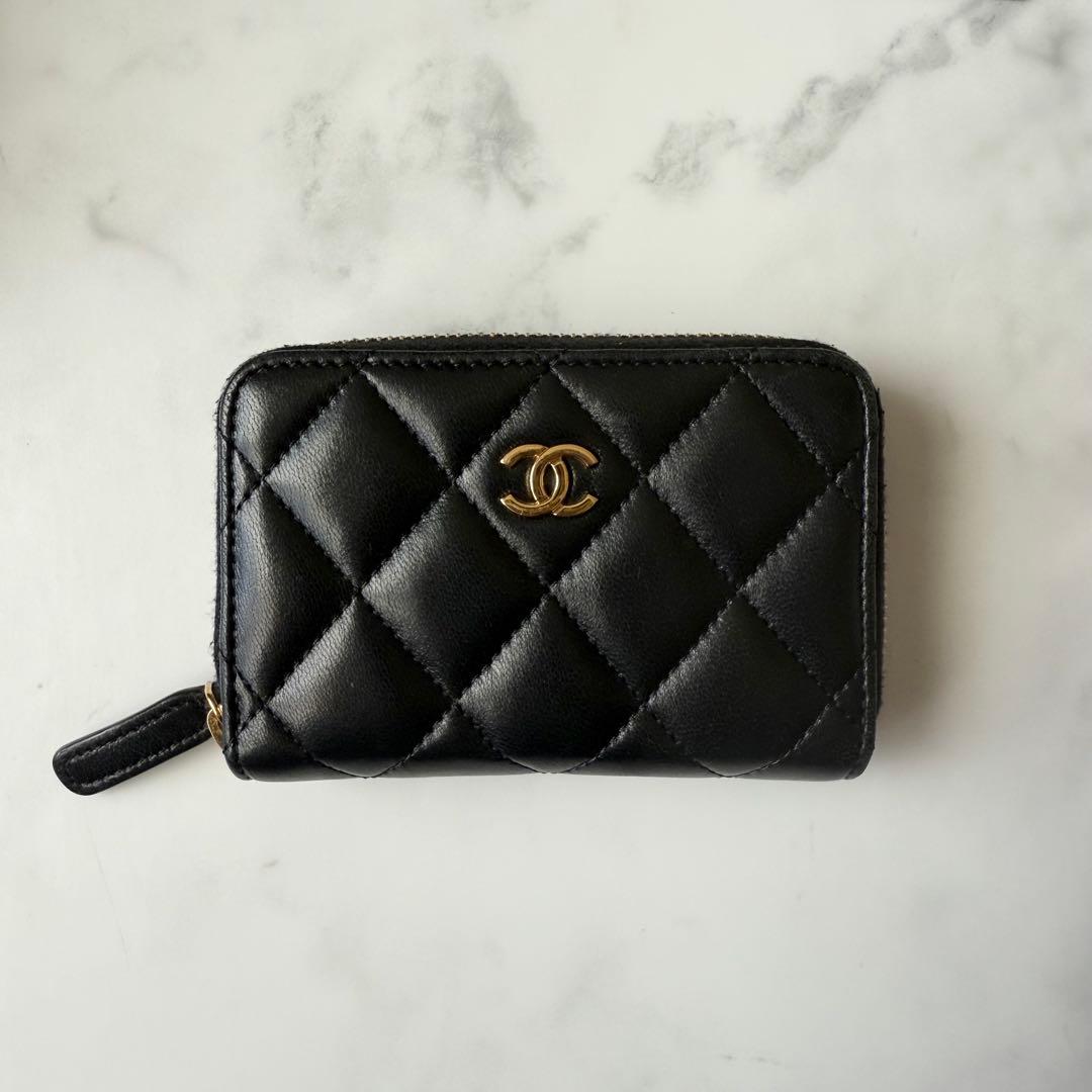 【美品】 CHANEL 入手困難 クラシックジップパース ラムスキン