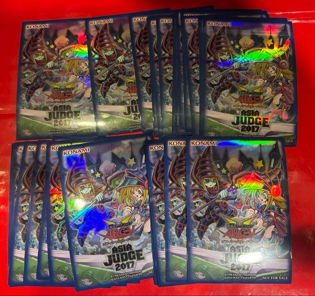 遊戯王　ASIA JUDGE 2017 トゥーン スリーブ　30枚