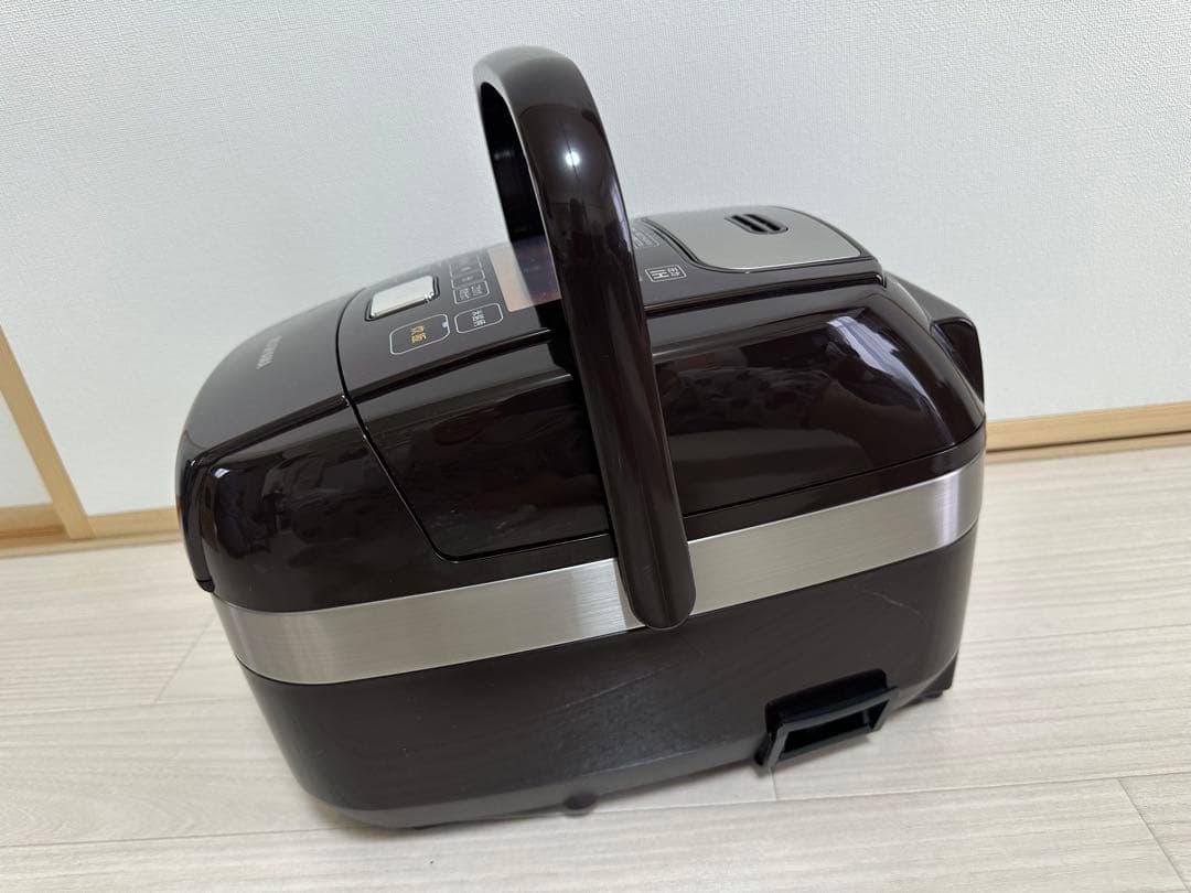 【新品同様】アイリスオーヤマ　圧力IH銘柄炊き　炊飯器　RC-PH30-T