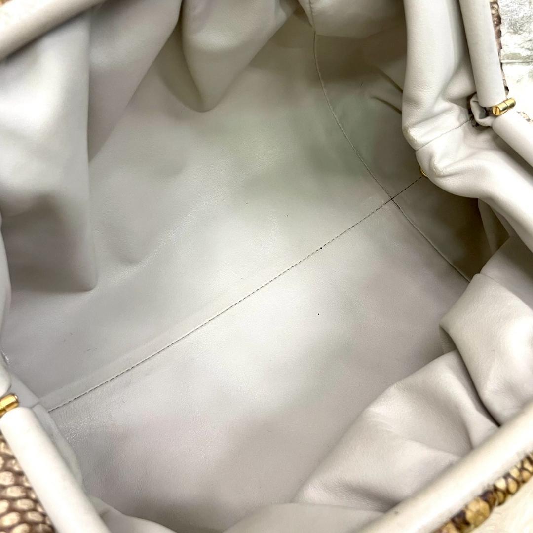 美品　BOTTEGA VENETA　ボッテガ　パイソン　クラッチバック