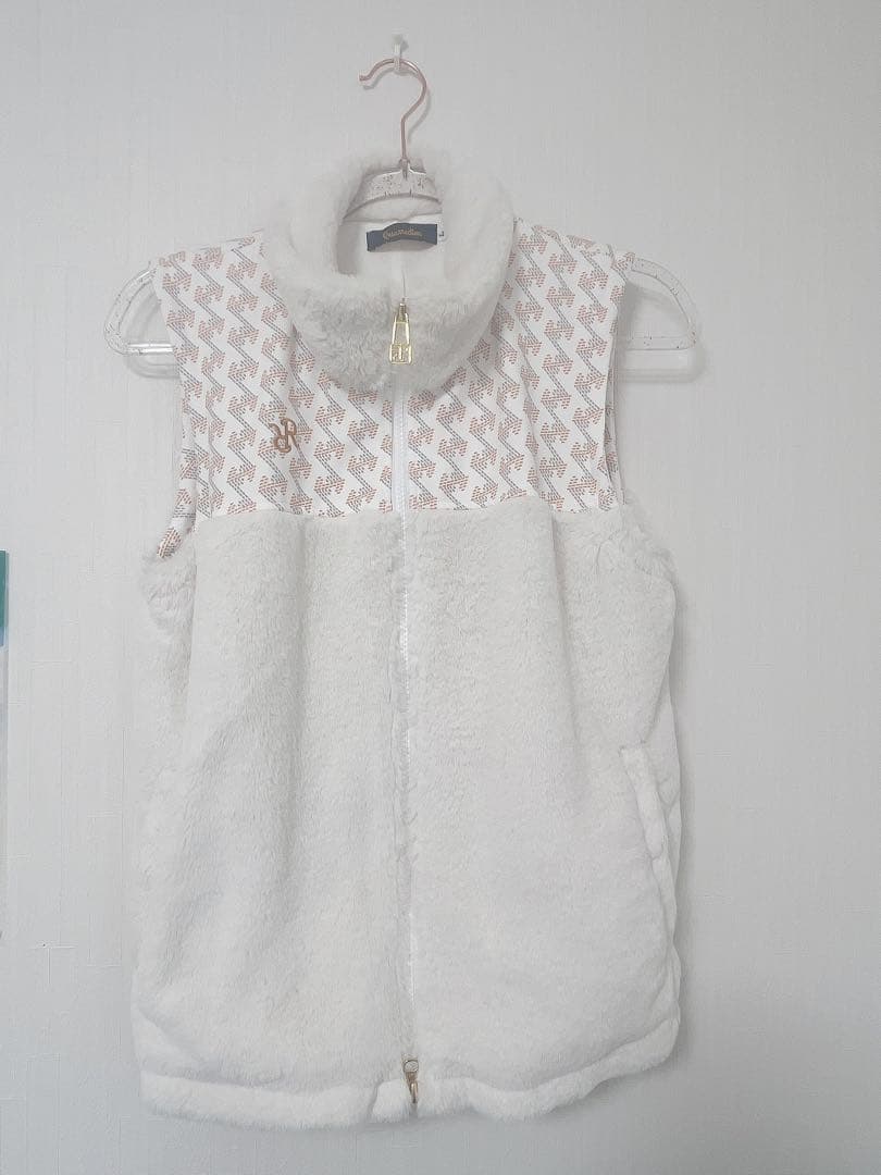 専用　レザレクション　ホワイトファーベスト レディース ゴルフ