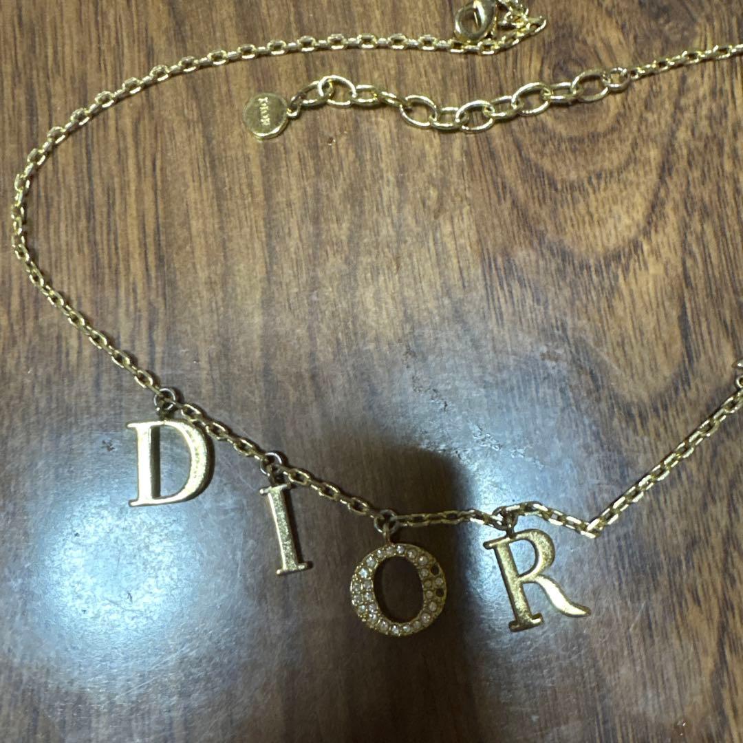 Dior ロゴネックレス 金色