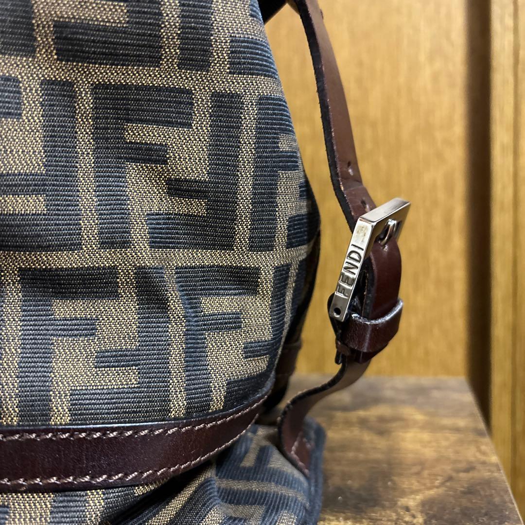 FENDI ズッカ　ショルダーバッグ