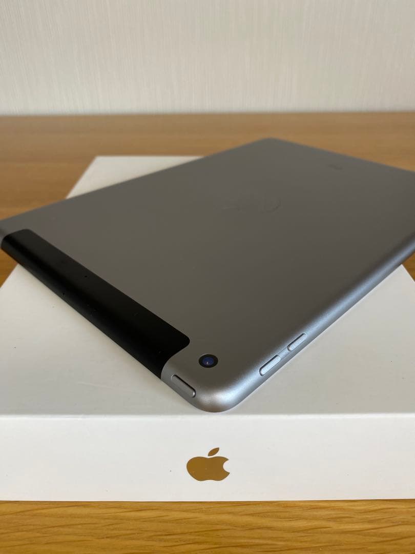 iPad本体 電池 良好　iPad第6世代　１２８ＧＢ