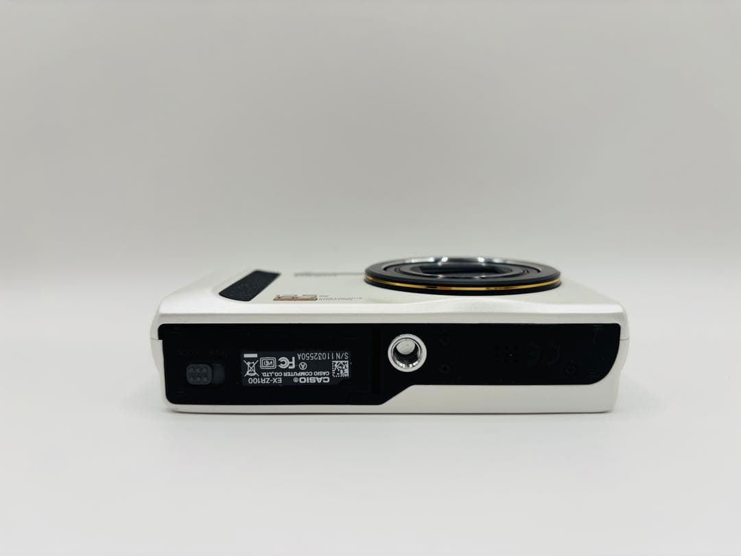 【動作未確認】Casio Ex-ZR100 白　コンデジ