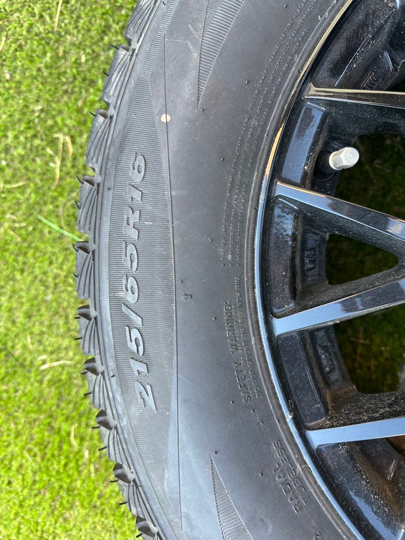 ヴェゼル 215/65R16 スタッドレスタイヤ・ホイールセット