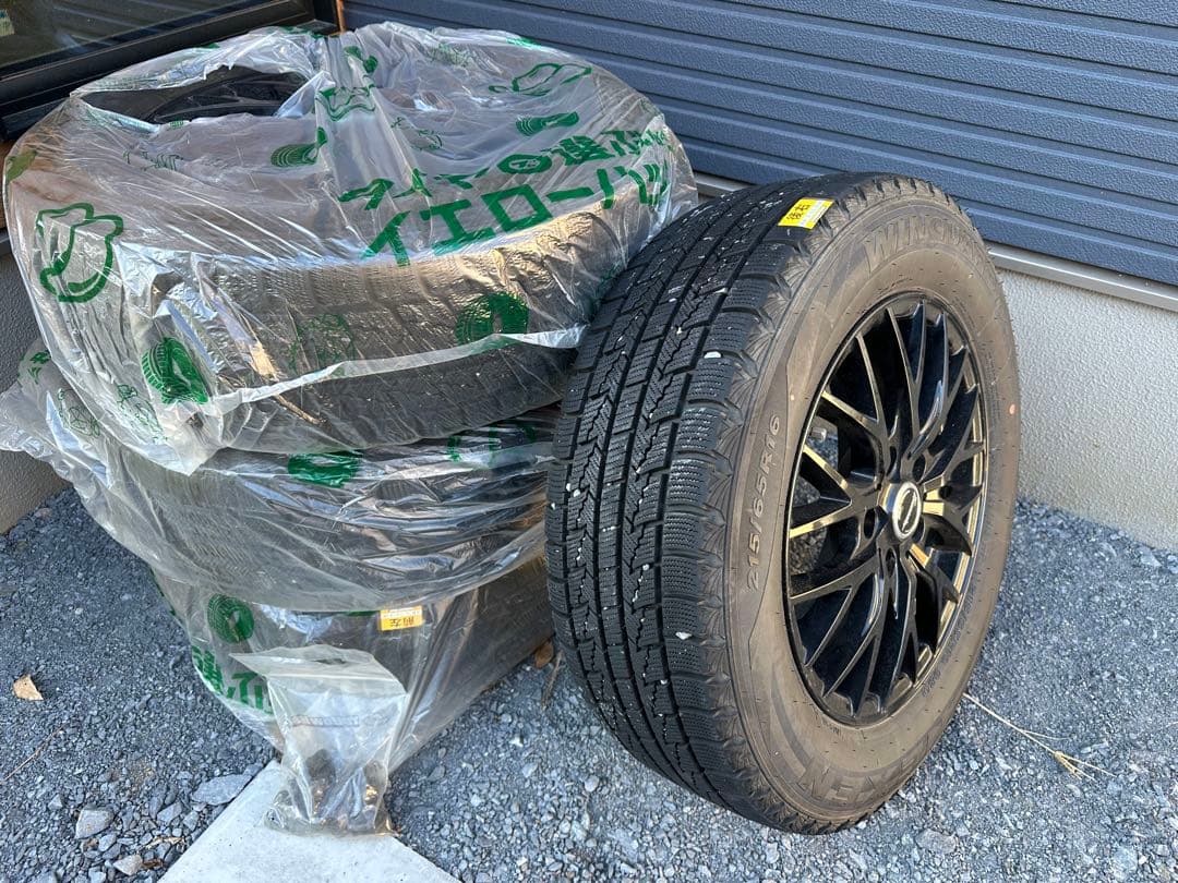 ヴェゼル 215/65R16 スタッドレスタイヤ・ホイールセット