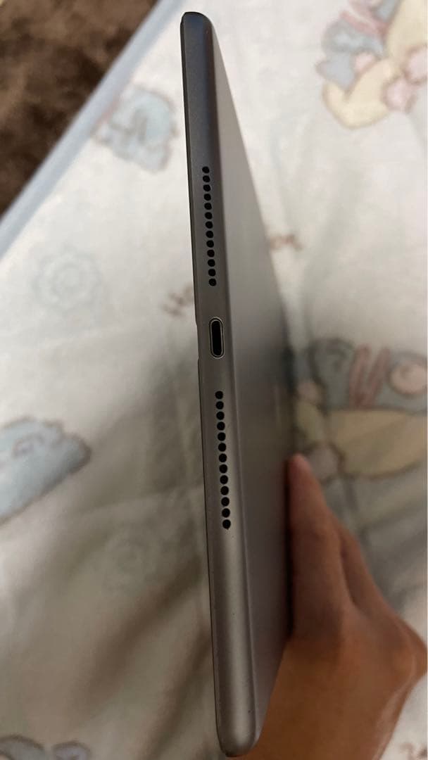 iPad 第8世代 10.2インチ 32GB Wi-Fiモデル中古 動作良好