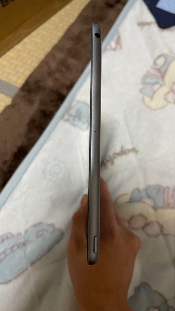 iPad 第8世代 10.2インチ 32GB Wi-Fiモデル中古 動作良好