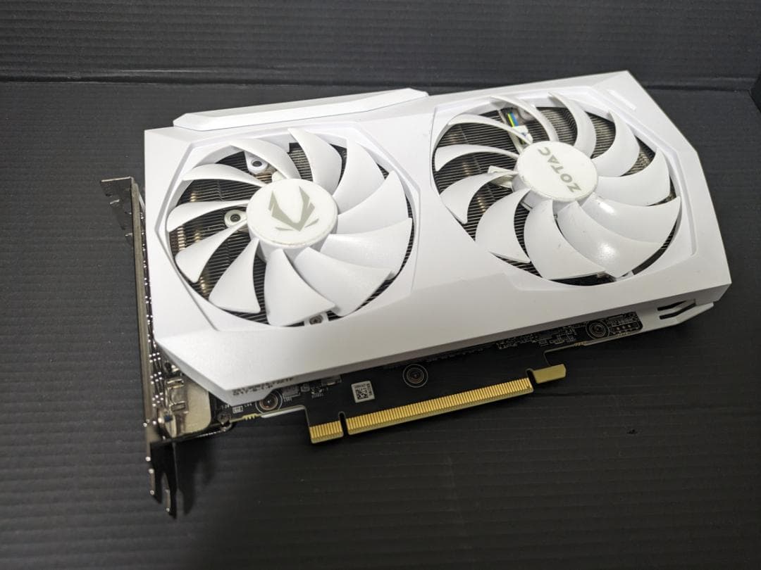 グラフィックボード・グラボ・ビデオカード ZOTAC GeForce RTX 3060 AMP White Edition