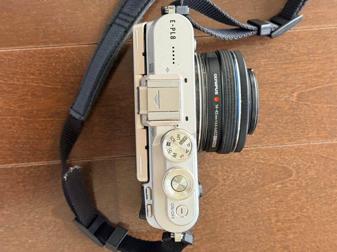 OLYMPUS PEN E-PL8 レンズセット フラッシュ付 動作確認済