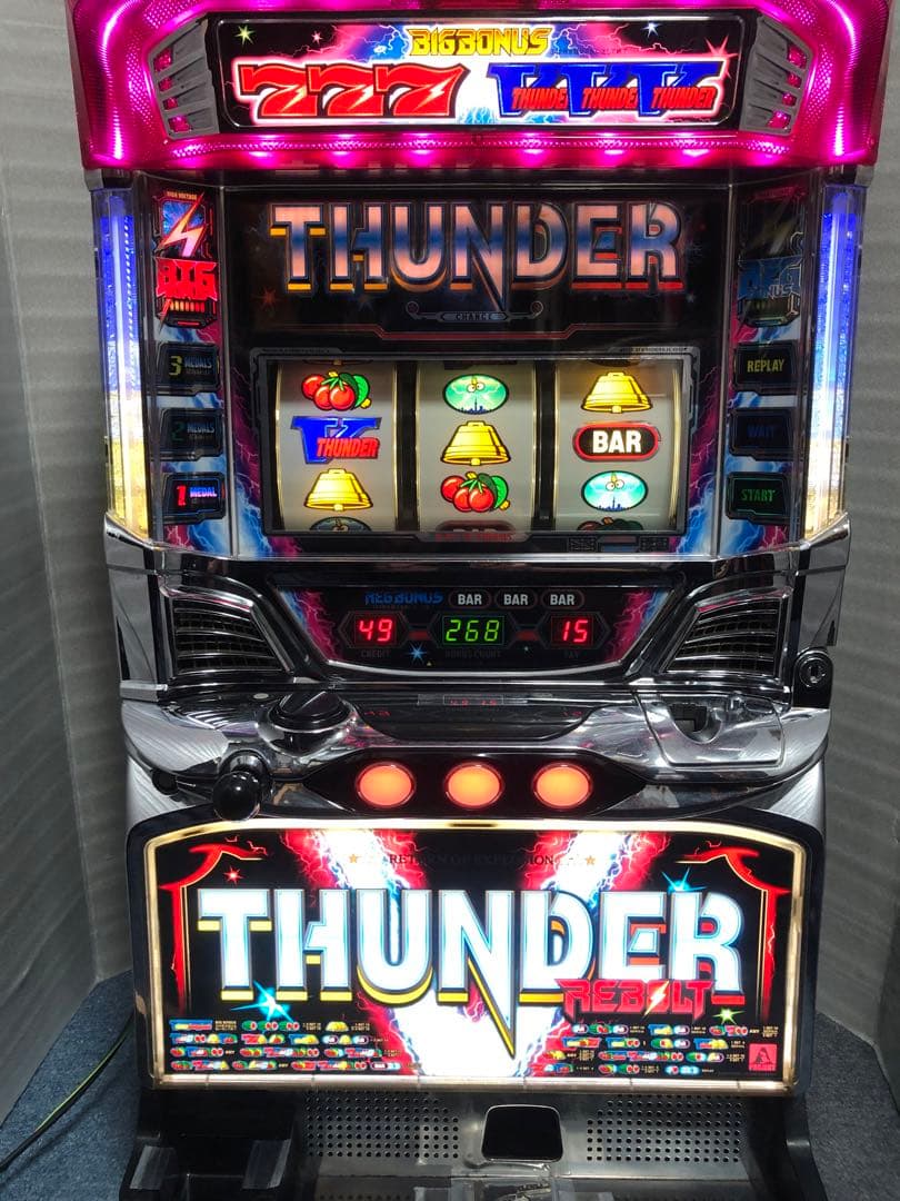 ⚠︎説明文必読⚠︎ パチスロ　サンダーV リボルト　実機+鍵等付属品(送料込)