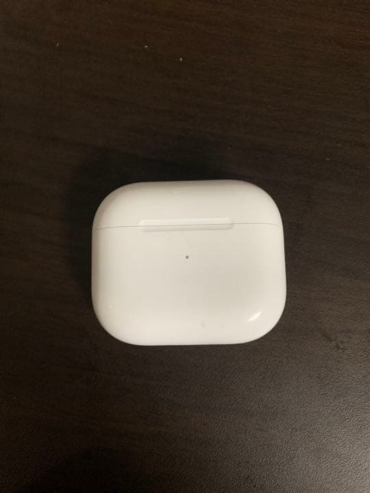 AirPods3世代本体、左耳