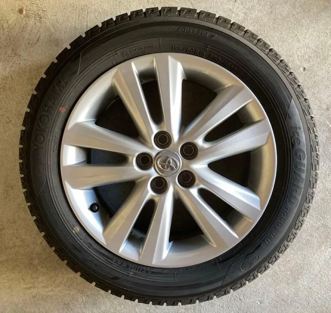 トヨタウィッシュ純正ホイール　ヨコハマスタッドレスタイヤ ４本セット