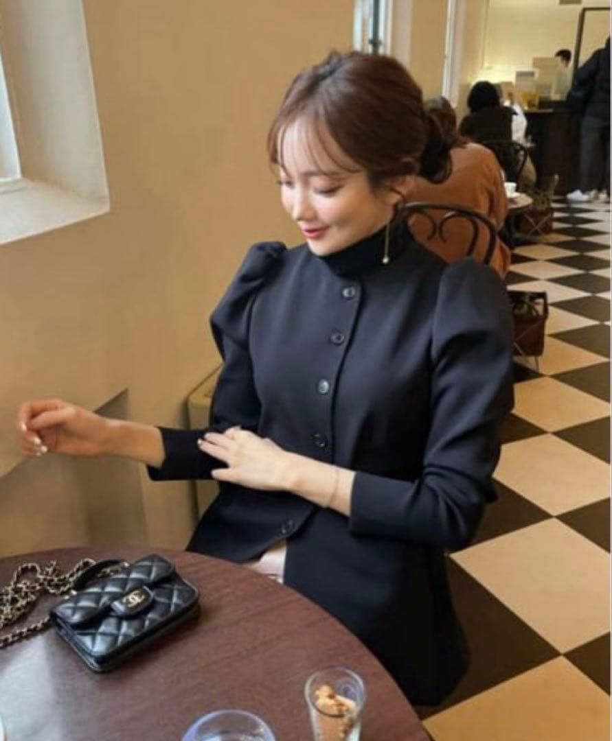 完売品 HYEON ヘヨン ショルダー ペプラムカーディガン 黒 girlish