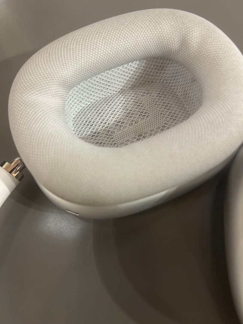 AirPods本体 シルバー オーバーイヤー型