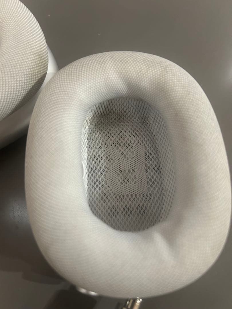 AirPods本体 シルバー オーバーイヤー型