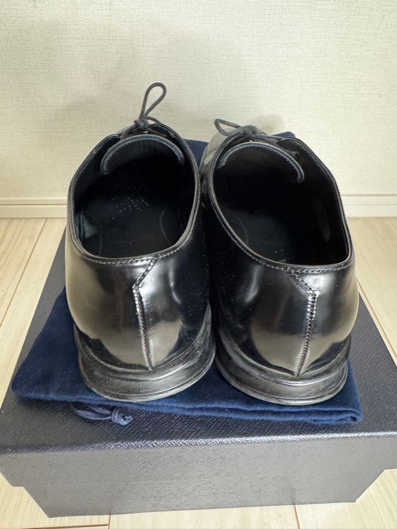 プラダ　黒レザー ドレスシューズ