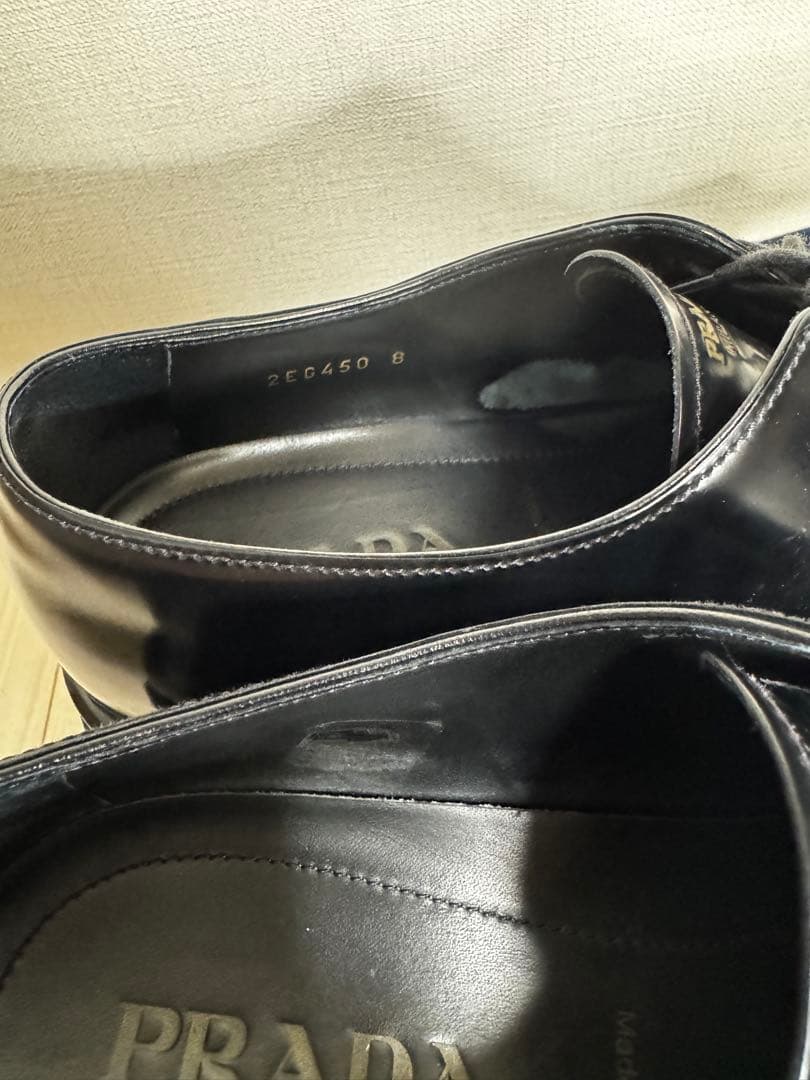 プラダ　黒レザー ドレスシューズ