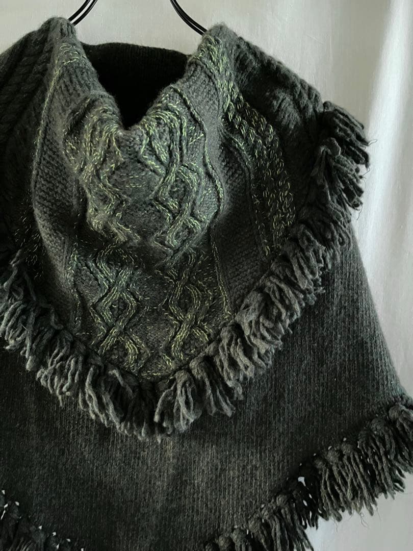 TOGAPULLAトーガプルラ フリンジスヌード ネックウォーマー GR