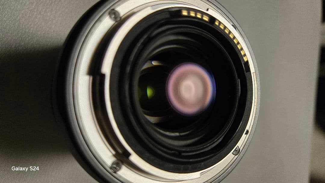 CanonRF24-105mm f4-7.1IS STMズームレンズ