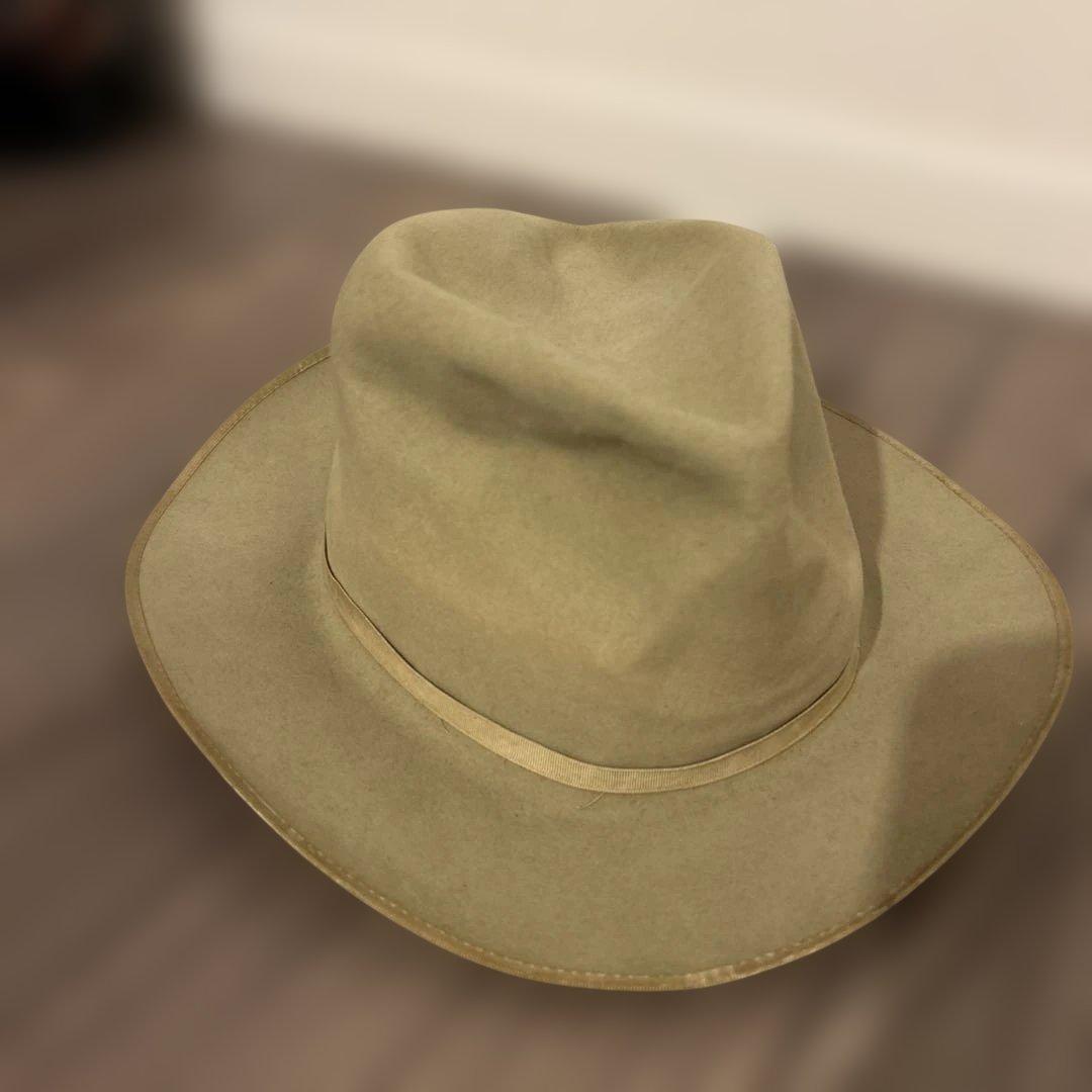 ベージュ フェルトハット リボン付き